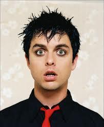 El cantante de Green Day expulsado de un avión.