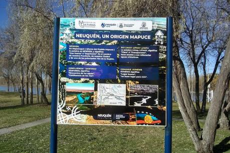 Instalan cartelería señalética en idioma Mapuche en el Paseo de la Costa