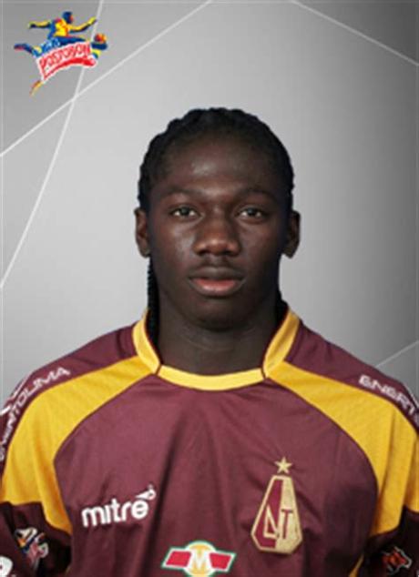 Он играет на позиции правый вингер. Yimmi Chara statystyki zawodnika, waga i wzrost, wiek