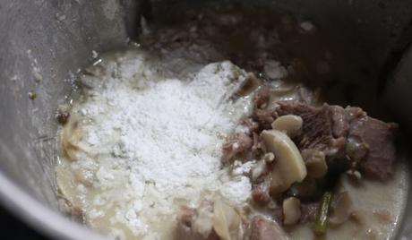 Mezclamos la maicena y lo cocinamos