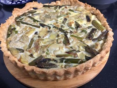 QUICHE DE ALCACHOFAS, ESPARRAGOS Y AJITOS TIERNOS