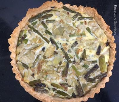 QUICHE DE ALCACHOFAS, ESPARRAGOS Y AJITOS TIERNOS QUICHE DE ALCACHOFAS, ESPARRAGOS Y AJITOS TIERNOS