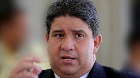 Diputado Correa: Las vacunas no pueden ser politizadas