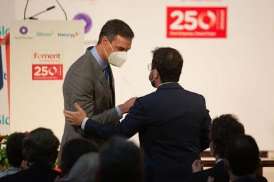 28 meses después, Vox, el PP y Cs vuelven a manifestarse en Colón, pero sin foto… ¿Es un éxito o un bluf? 28 meses después, Vox, el PP y Cs vuelven a manifestarse en Colón, pero sin foto… ¿Es un éxito o un bluf?