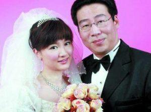 促进中国制造业由大变强 中国工业强基战略推进论坛举办_亚博APP下载