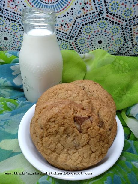 BISCUITS À LA FARINE DE BLÉ ET AU CHOCOLAT / WHOLE WHEAT CHOCOLATE COOKIES / GALLETAS DE HARINA DE TRIGO Y CHOCOLATE / بيسكوي بدقيق القمح و الشوكولاتة