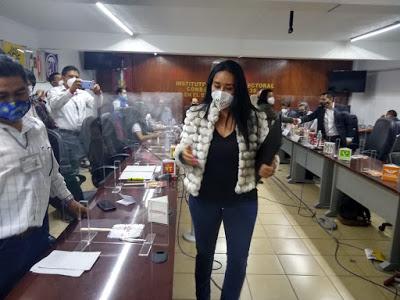 KARLA ALMAZÁN DIPUTADA FEDERAL POR EL DISTRITO 38