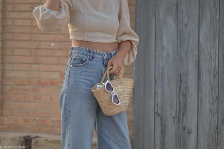 CROP TOP. CROP TOP.