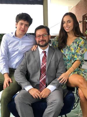 PADRES APASIONADOS POR EL MUNDO AUTOMOTRIZ, QUE COMPARTEN EL MISMO SENTIMIENTO DE PATERNIDAD