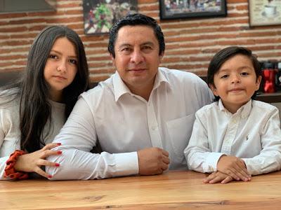 PADRES APASIONADOS POR EL MUNDO AUTOMOTRIZ, QUE COMPARTEN EL MISMO SENTIMIENTO DE PATERNIDAD