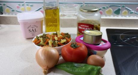 Los ingredientes necesarios para hacer ensalada de pasta