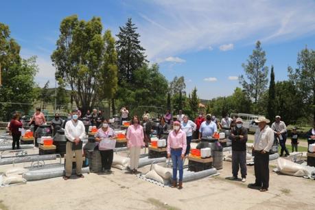 DIF Estatal entrega apoyos en San Nicolás Tolentino y Armadillo de los Infante