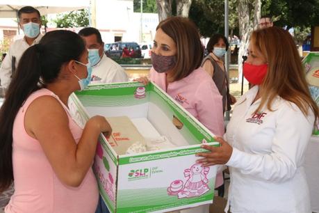 DIF Estatal entrega apoyos en San Nicolás Tolentino y Armadillo de los Infante