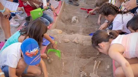 La Comunidad de Madrid pone en marcha una nueva edición de «Arqueólogos por un día»