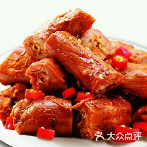 王小山《床上关系》玩“偷窥” 实力演绎“小偷专业户”-亚博APP下载 王小山《床上关系》玩“偷窥” 实力演绎“小偷专业户”-亚博APP下载