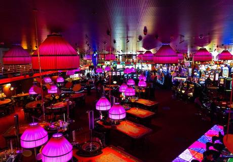El glamoroso juego del blackjack: como el buen vino, mejora con los años casino blackjack