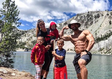 ¿Cómo está transmitiendo su pasión por el fitness a sus hijos? Team Bodybuilding.com Día del padre: Mike Hildebrandt