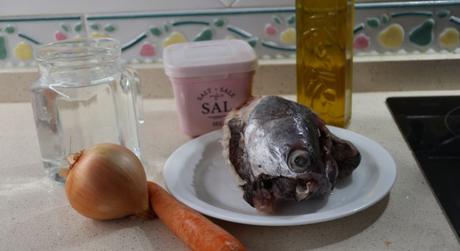 Los ingredientes necesarios para hacer caldo de pescado en Mambo