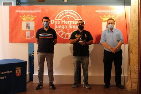 El GRAN MAESTRO ARMENIO HARON H. GRYGORIAN VENCE EL XXXIII TORNEO INTERNACIONAL DE AJEDREZ ABIERTO CIUDAD DE DOS HERMANAS El GRAN MAESTRO ARMENIO HARON H. GRYGORIAN VENCE EL XXXIII TORNEO INTERNACIONAL DE AJEDREZ ABIERTO CIUDAD DE DOS HERMANAS