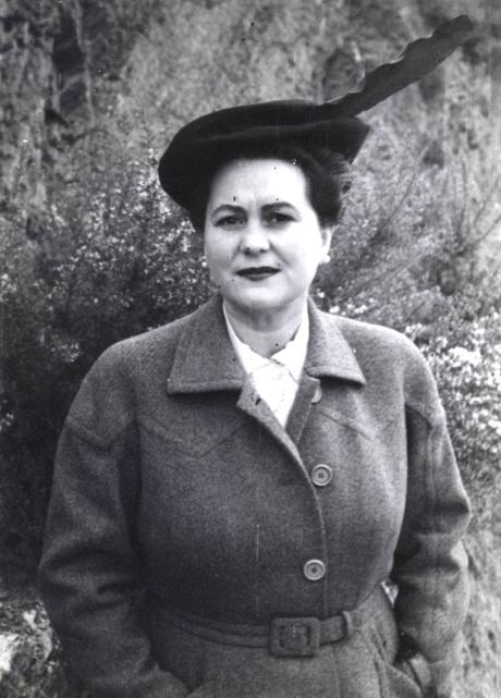 La elegancia del sombrero, los tocados de Balenciaga en exposición Archivo familiar de Anna M. Torre Amat de Gili