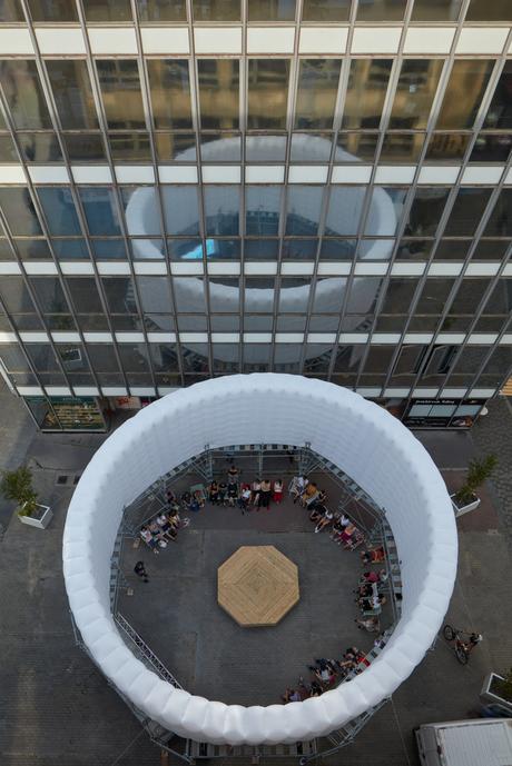 Plazas temporales: trece ejemplos de espacios públicos que activan ciudades