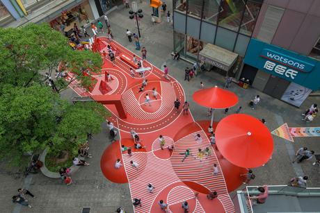 Plazas temporales: trece ejemplos de espacios públicos que activan ciudades