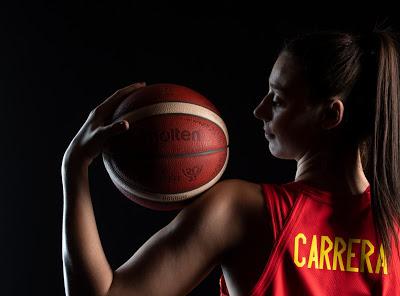 grandes momentos cuando aparece Raquel Carrera todavía competitiva, concentrada resolutiva