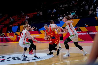 grandes momentos cuando aparece Raquel Carrera todavía competitiva, concentrada resolutiva