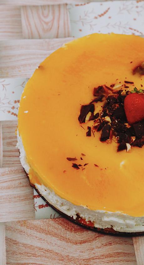 TARTA MOUSSE DE YOGUR CON MERMELADA DE MANGO TARTA MOUSSE DE YOGUR CON MERMELADA DE MANGO