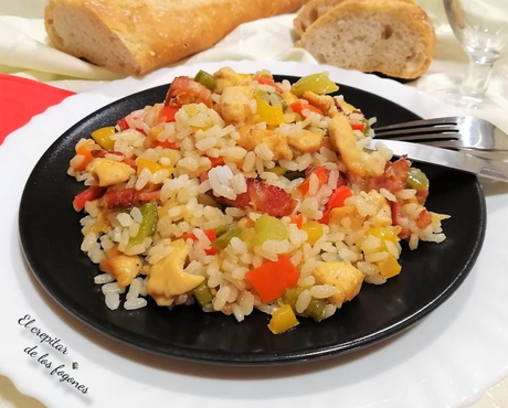 SALTEADO DE ARROZ CON POLLO, BACON Y HORTALIZAS SALTEADO DE ARROZ CON POLLO, BACON Y HORTALIZAS