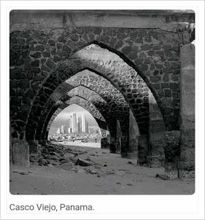 Revestimiento de piedras de la terraza del antiguo Club Unión