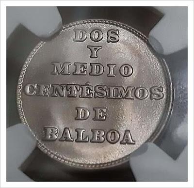 Curiosa moneda de 2 1/2 centésimos de Balboa