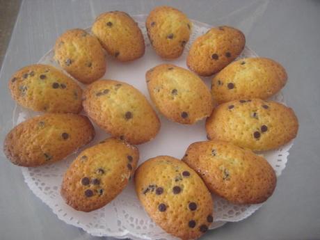 MAGDALENAS FRANCESAS (MADELEINES) CON PEPITAS DE CHOCOLATE