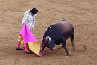 TRIPLE SALIDA A HOMBROS EN LA PRIMERA SEMIFINAL DEL CIRCUITO DE NOVILLADAS DE LA JUNTA