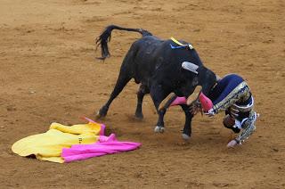 TRIPLE SALIDA A HOMBROS EN LA PRIMERA SEMIFINAL DEL CIRCUITO DE NOVILLADAS DE LA JUNTA