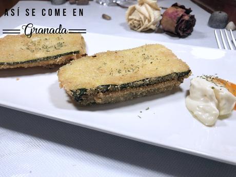 San jacobos de calabacín con queso azul y pavo