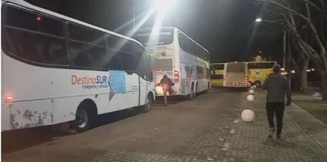 Patrones y empleados unidos en el reclamo por la falta de pago a los transportistas de las represas