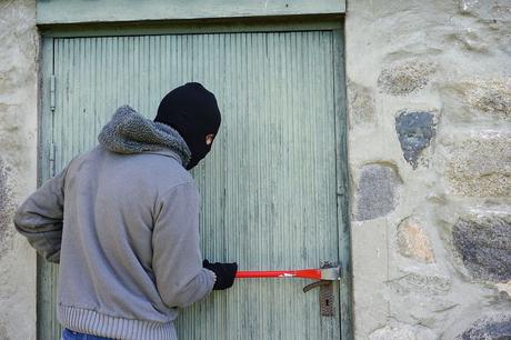 El miedo a los okupas incrementa la instalación de puertas blindadas y acorazadas en Madrid