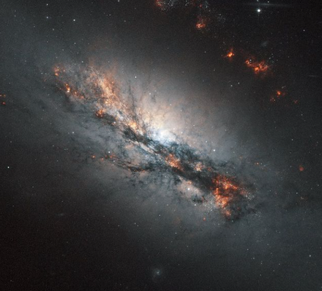 La supernova SN2005V de la Galaxia NGC2146