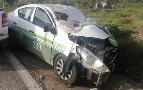 Fallece taxista en accidente carretero en Rioverde