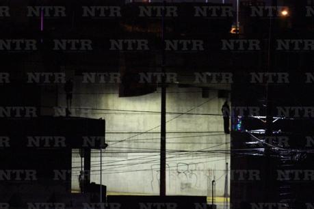 Cuelgan en puente de Zacatecas los cuerpos de policías estatales de SLP Cuelgan en puente de Zacatecas los cuerpos de policías estatales de SLP