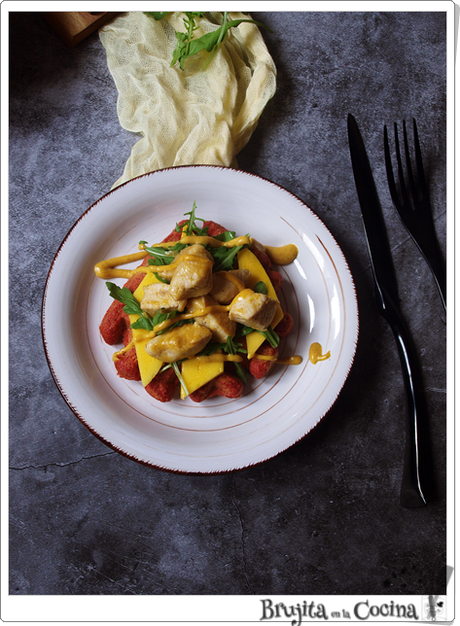 Gofres de patata con pollo y salsa de curry - mango