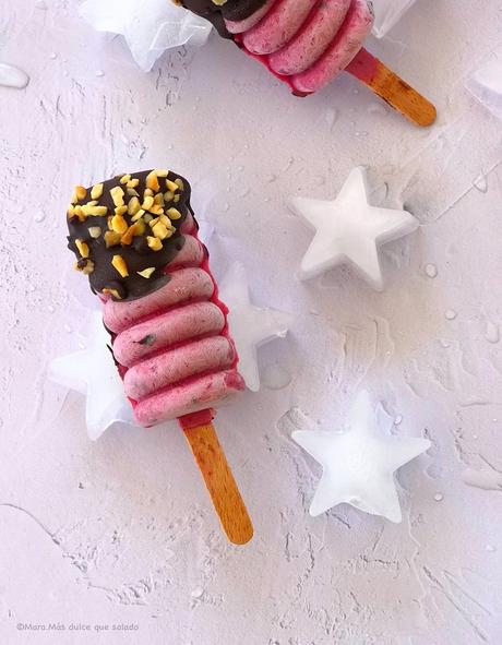 Polos de queso y frutos del bosque sin azúcar Polos de queso y frutos del bosque sin azúcar