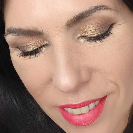Paleta Courage de Revolution: Info, swatches y 3 looks con ella 07