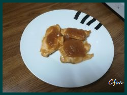 Pechugas de pollo glaseadas con salsa teriyaki y piña