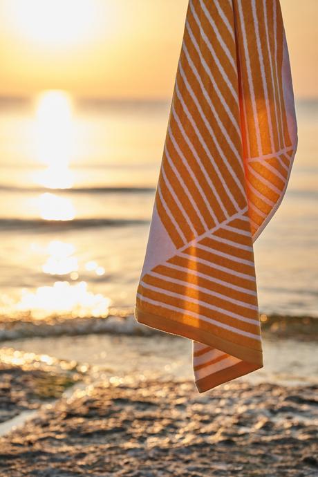 delikatissen toallas diseño nórdico toallas de verano toallas de playa toallas de piscina toallas de diseño toallas de baño toallas bonitas textiles diseño nórdico sea towels scandinavian textiles scandinavian design towels scandinavian design textiles pool towles beach towels  