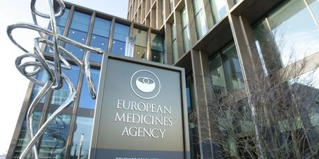 La Agencia Europea de Medicamentos cree que combinar vacunas es “seguro y eficaz”