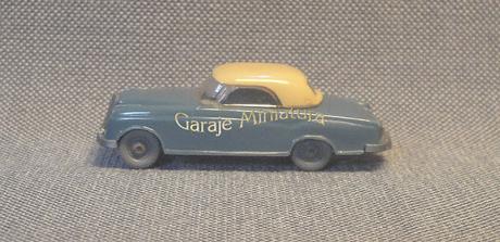 Mercedes-Benz 220 S Cabriolet de la marca Wiking de los años sesenta