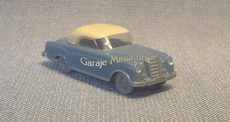 Mercedes-Benz 220 S Cabriolet de la marca Wiking de los años sesenta