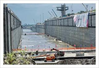 Esclusas del Canal de Panamá en 1914 Esclusas del Canal de Panamá en 1914